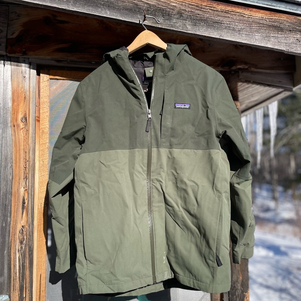 Patagonia Men's Olive Two-Tone Raincoat
